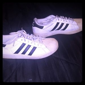 Adidas superstars